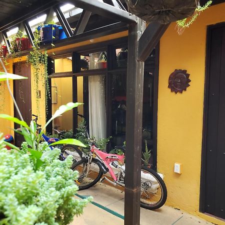 Parrot House Bed and Breakfast Antigua Buitenkant foto