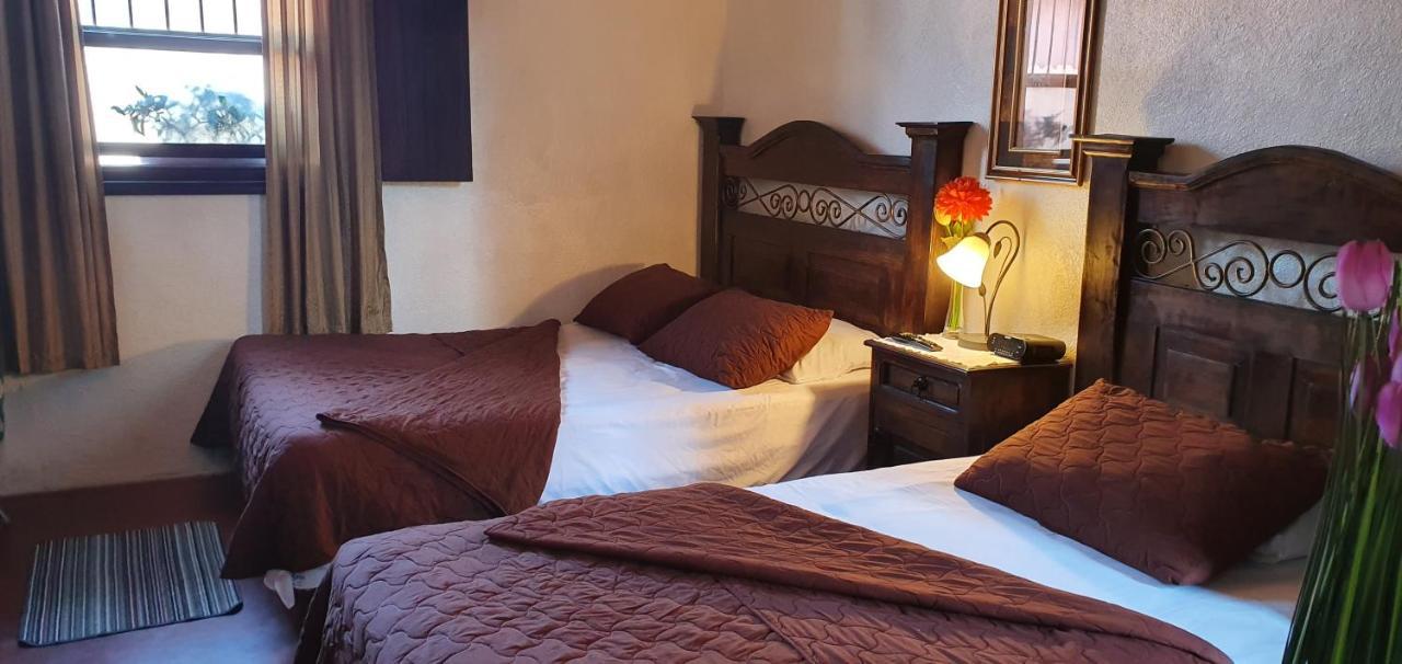 Parrot House Bed and Breakfast Antigua Buitenkant foto