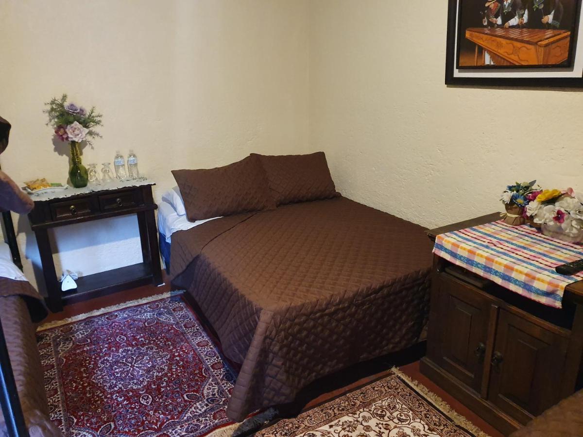 Parrot House Bed and Breakfast Antigua Buitenkant foto